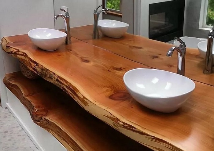 деревянная столешница в ванной комнате